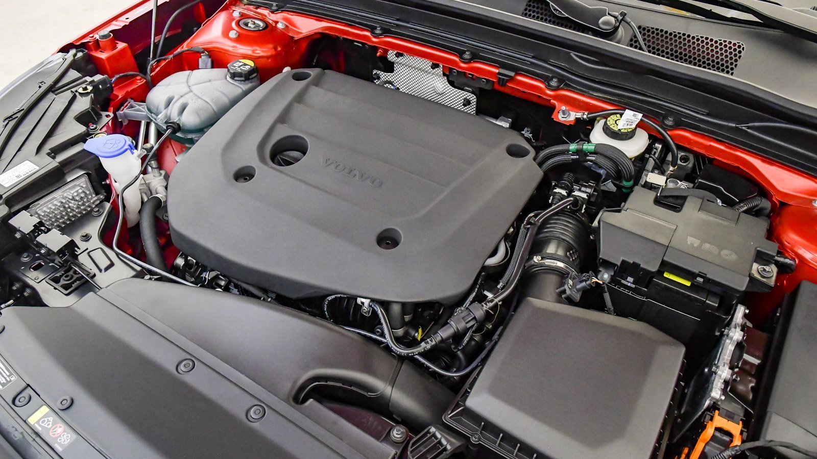 Certified 2025 Volvo XC40 B5 Ultra w/ Climate Package image 29