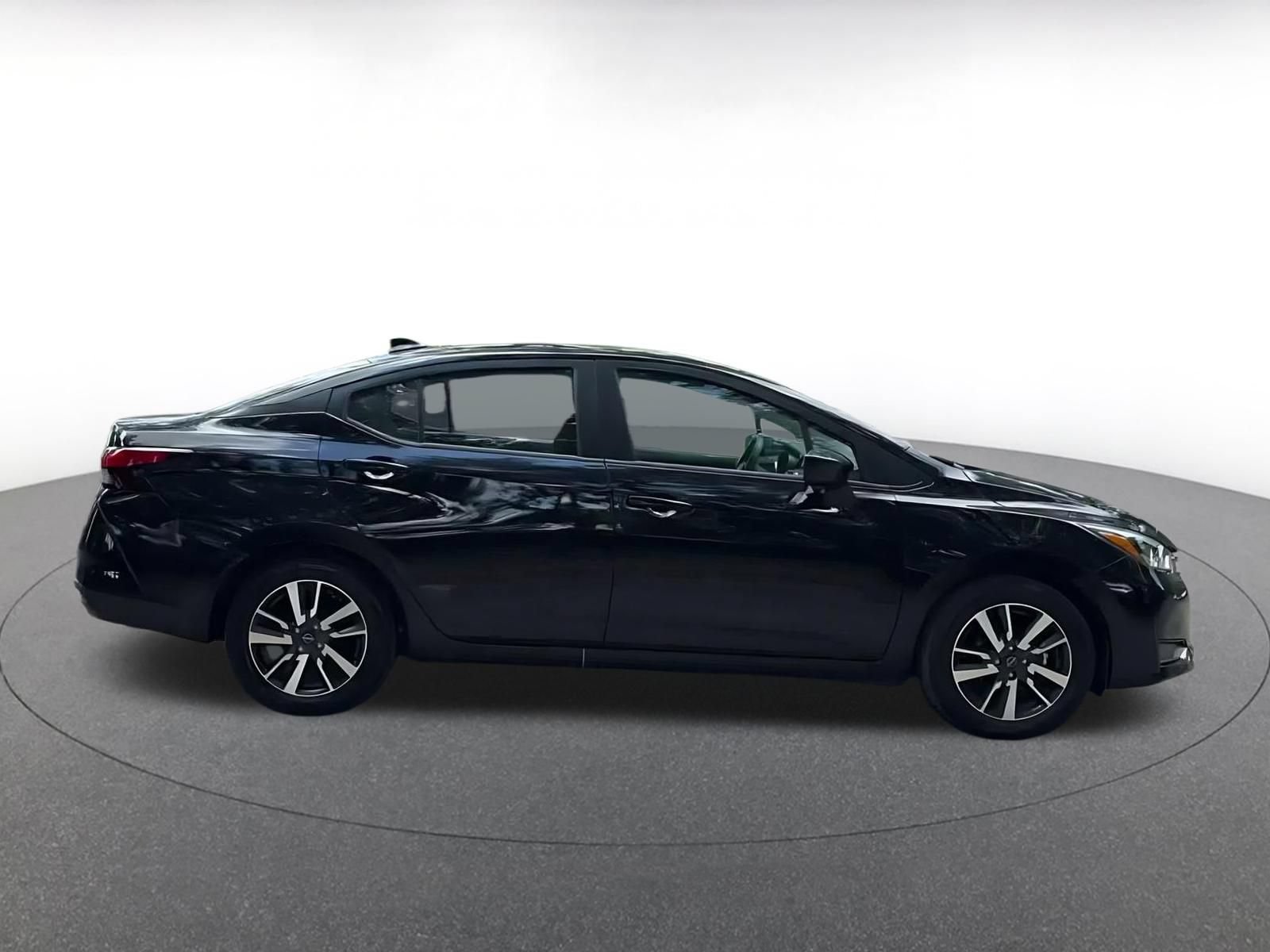 Used 2025 Nissan Versa SV FWD image 15