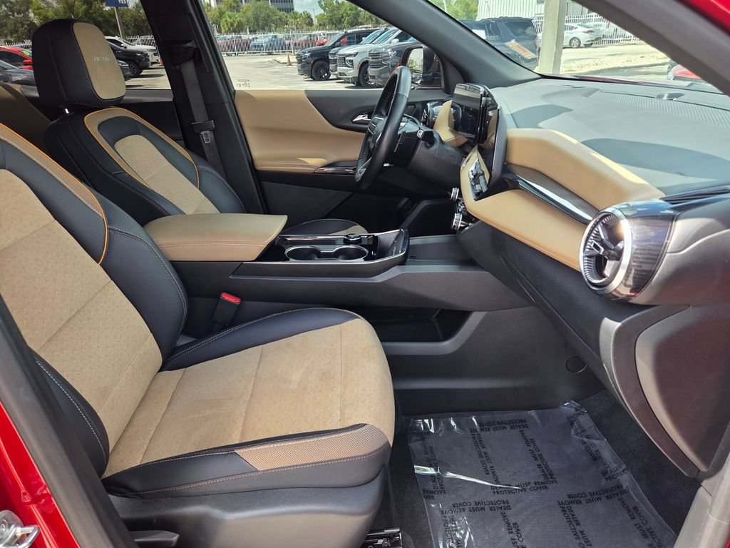 Used 2025 Chevrolet Equinox ACTIV FWD image 16