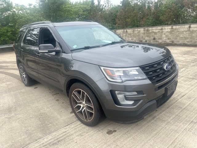 Used 2017 Ford Explorer Sport w/ Equipment Group 401A AWD/4WD image 2