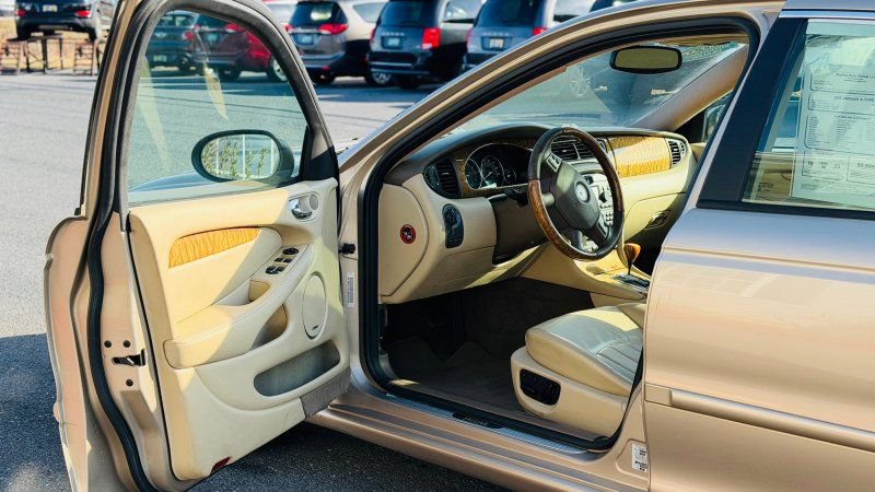 Used 2005 Jaguar X-TYPE 3.0 AWD/4WD image 8