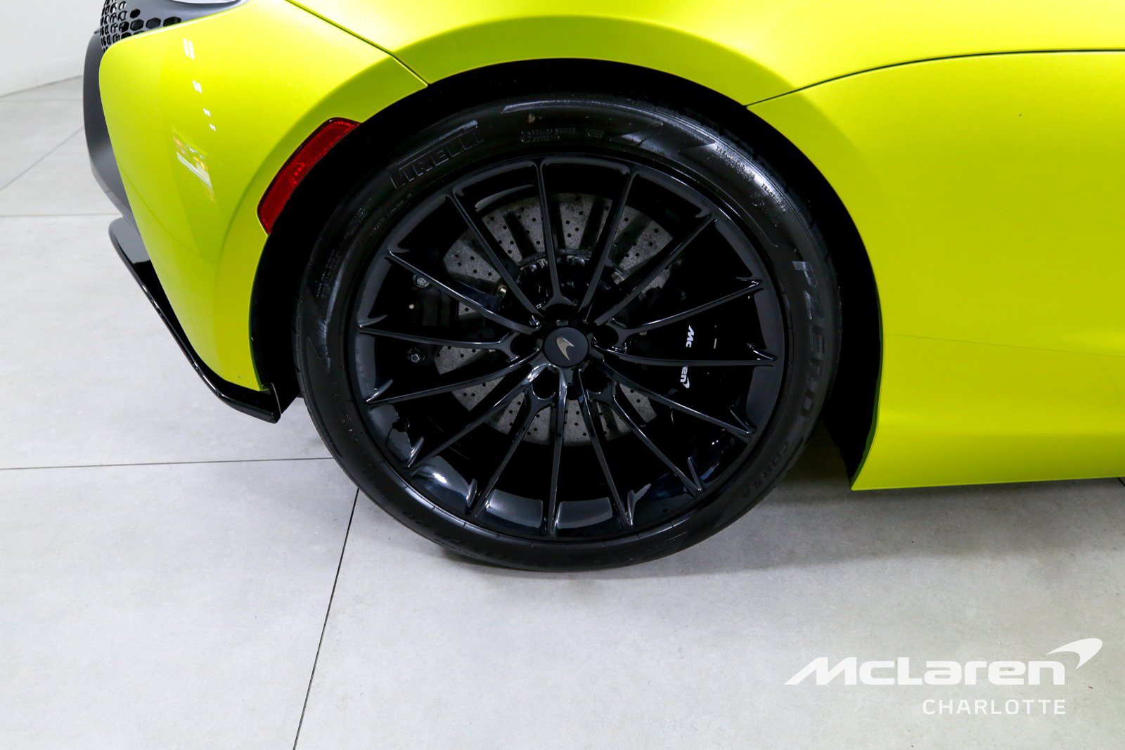 Used 2025 McLaren Artura Spider RWD image 23