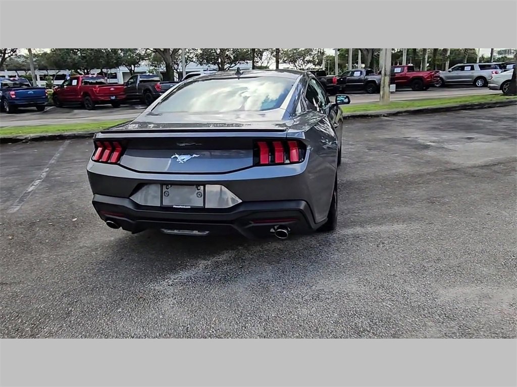 Used 2025 Ford Mustang Premium image 27
