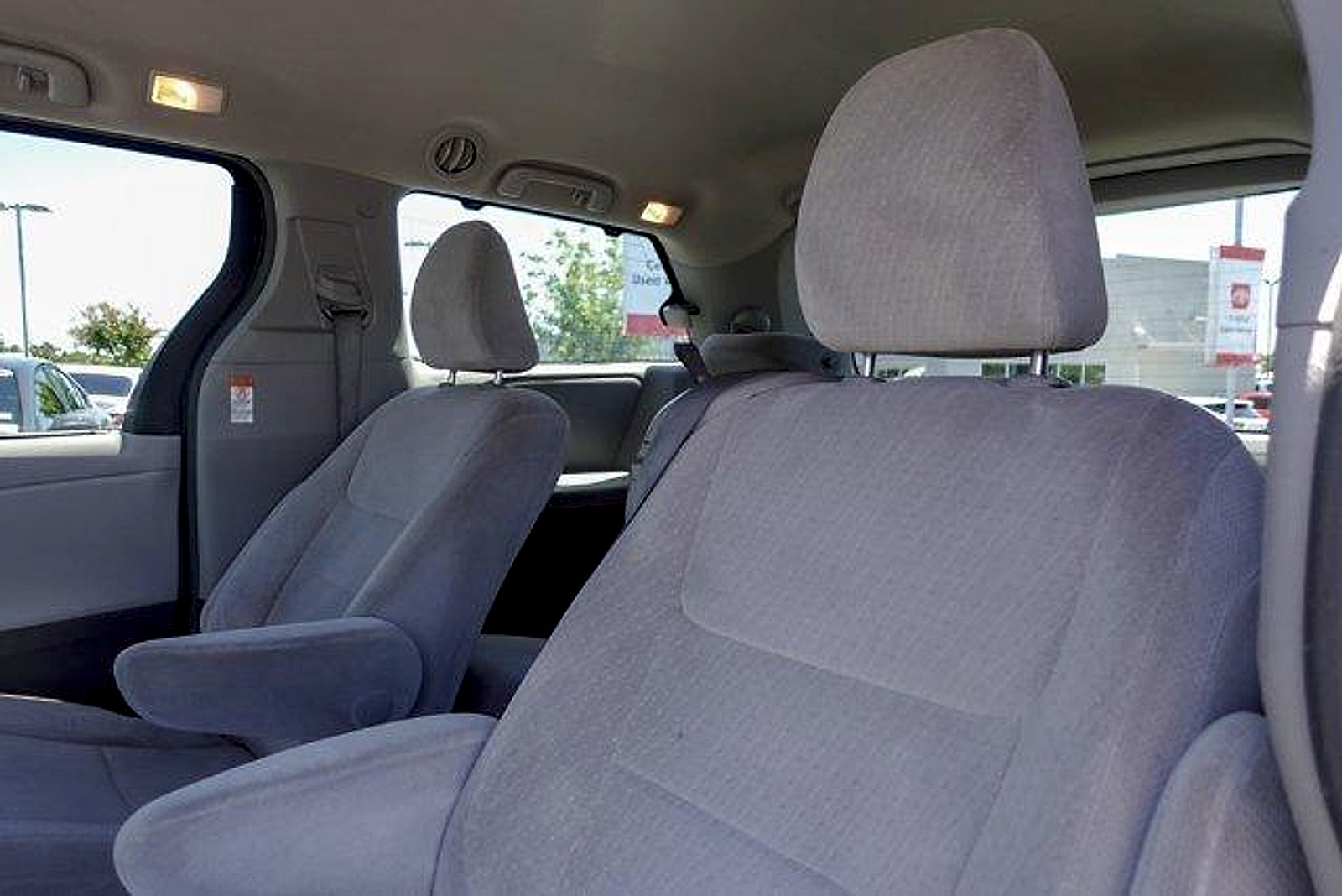 Used 2015 Toyota Sienna LE FWD image 26