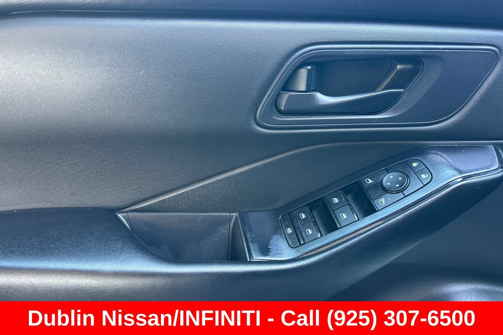 Used 2024 Nissan Rogue S FWD image 12