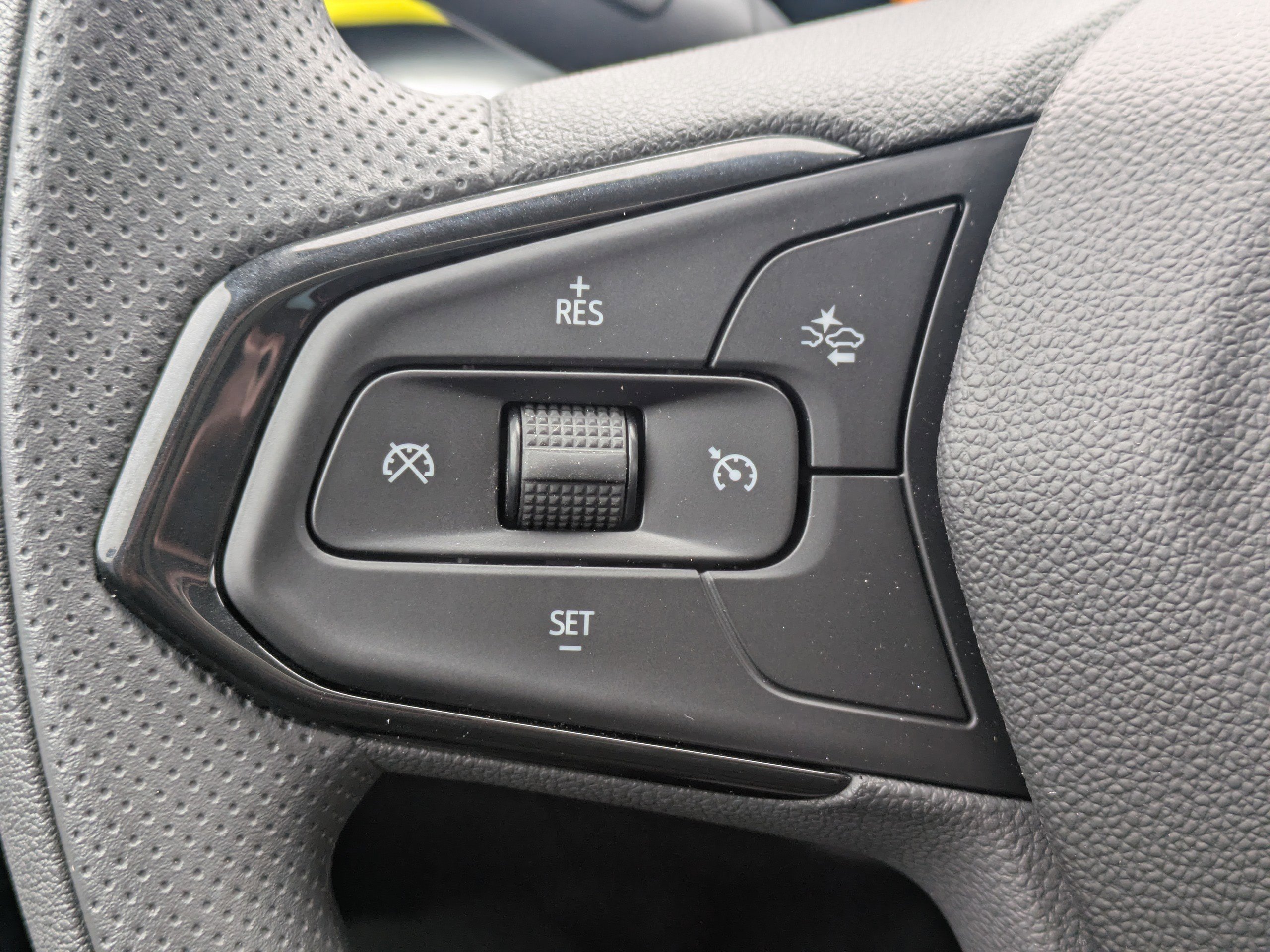 New 2026 Chevrolet Trax LT image 24