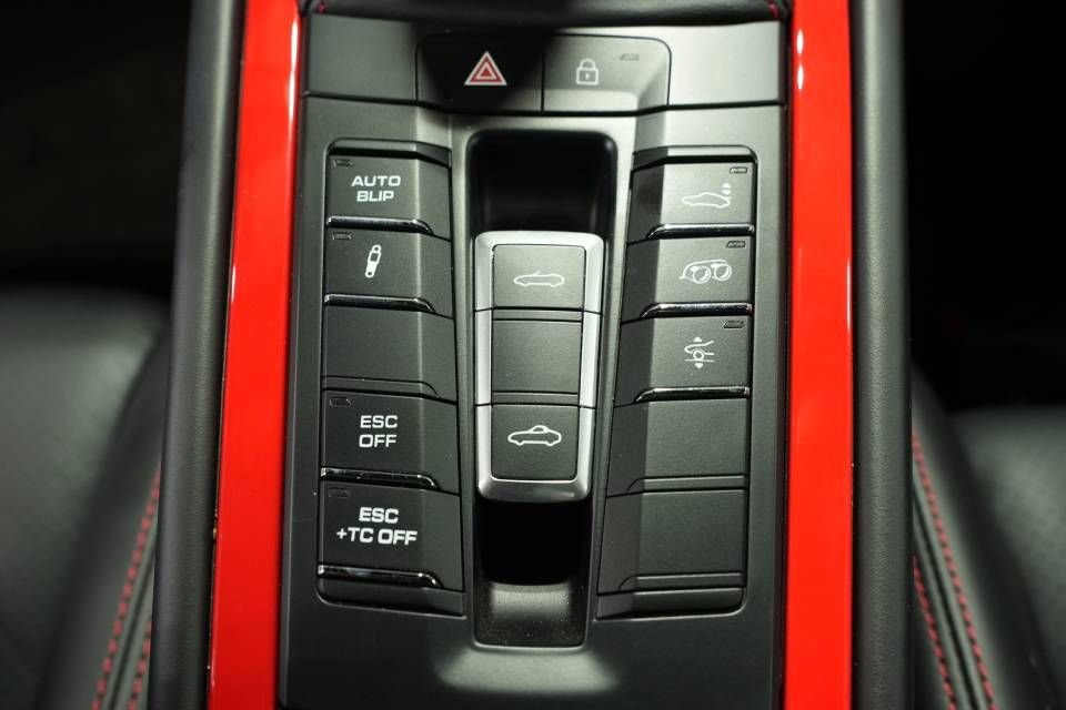 Certified 2019 Porsche 911 Speedster image 22