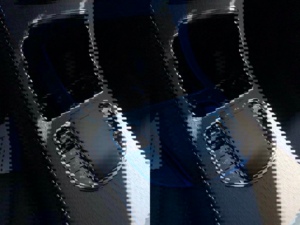 Used 2022 Mercedes-Benz GLC 300 4MATIC w/ Premium Package Lite image 31