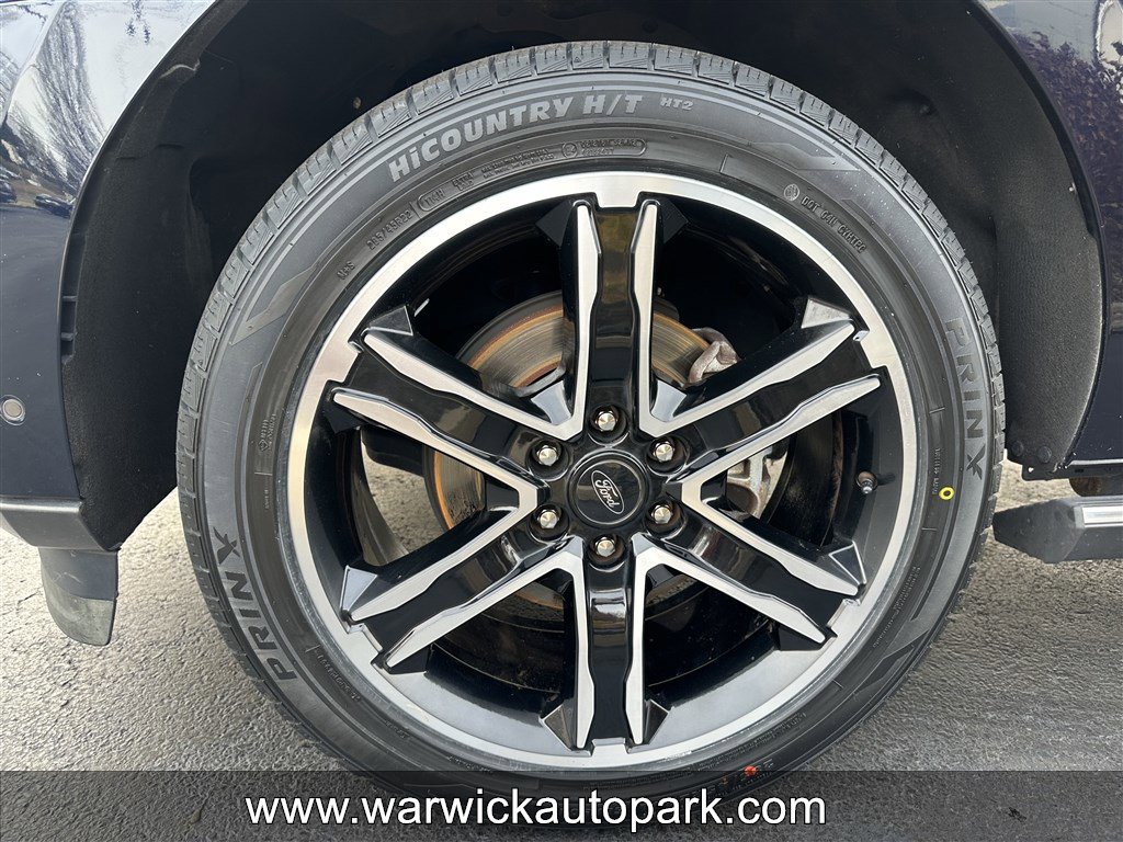 Used 2021 Ford Expedition Limited image 4