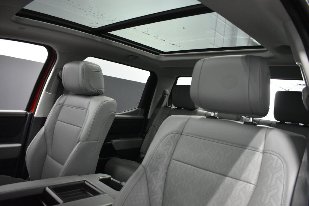 Used 2024 Toyota Tundra Limited AWD/4WD image 16