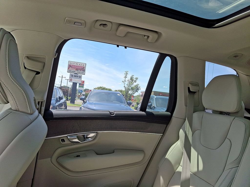New 2026 Volvo XC90 B6 Ultra w/ Protection Package AWD/4WD image 12