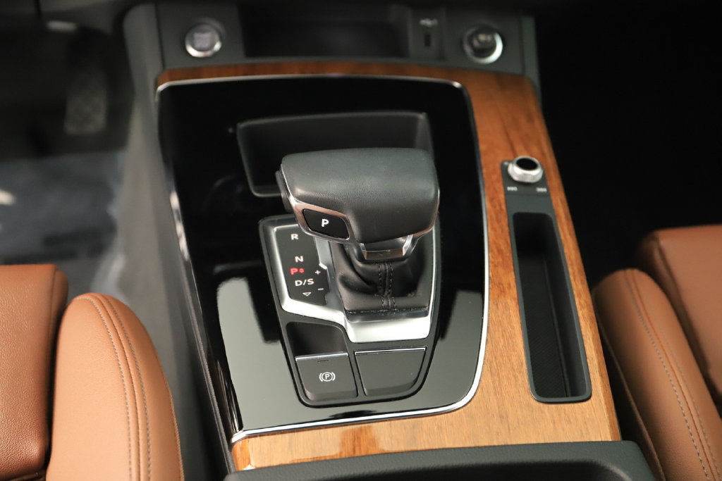 Certified 2024 Audi Q5 e Premium AWD/4WD image 21