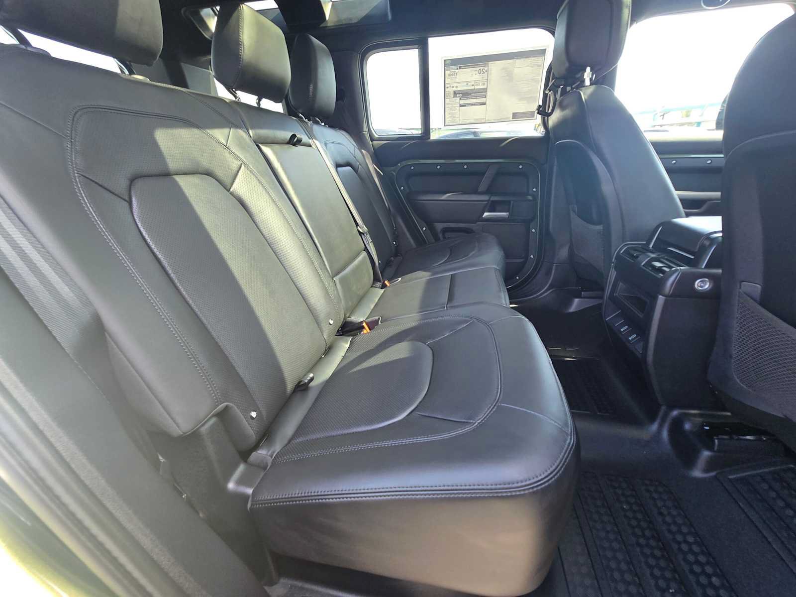 New 2026 Land Rover Defender 110 X-Dynamic SE AWD/4WD image 12