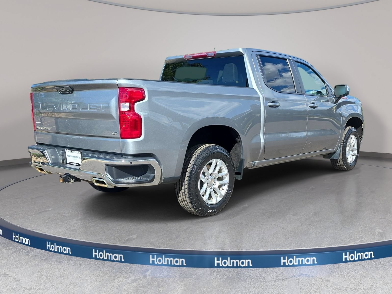 Used 2024 Chevrolet Silverado 1500 LT AWD/4WD image 6