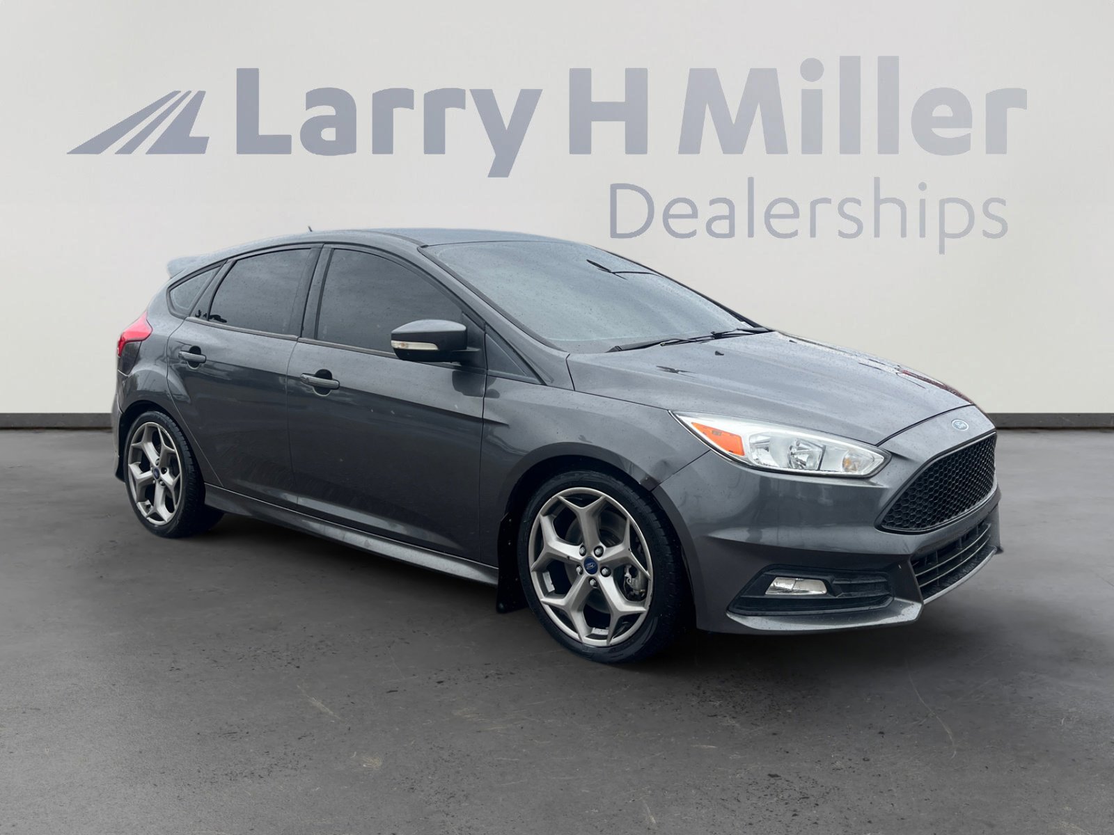 Used 2017 Ford Focus ST image 7