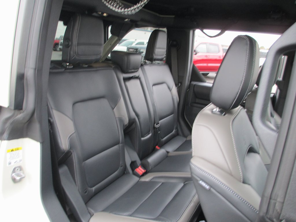 Used 2025 Ford Bronco Outer Banks image 19