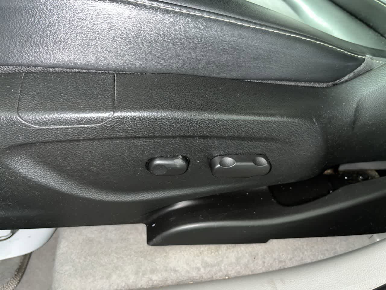 Used 2016 Buick Encore Convenience FWD image 14