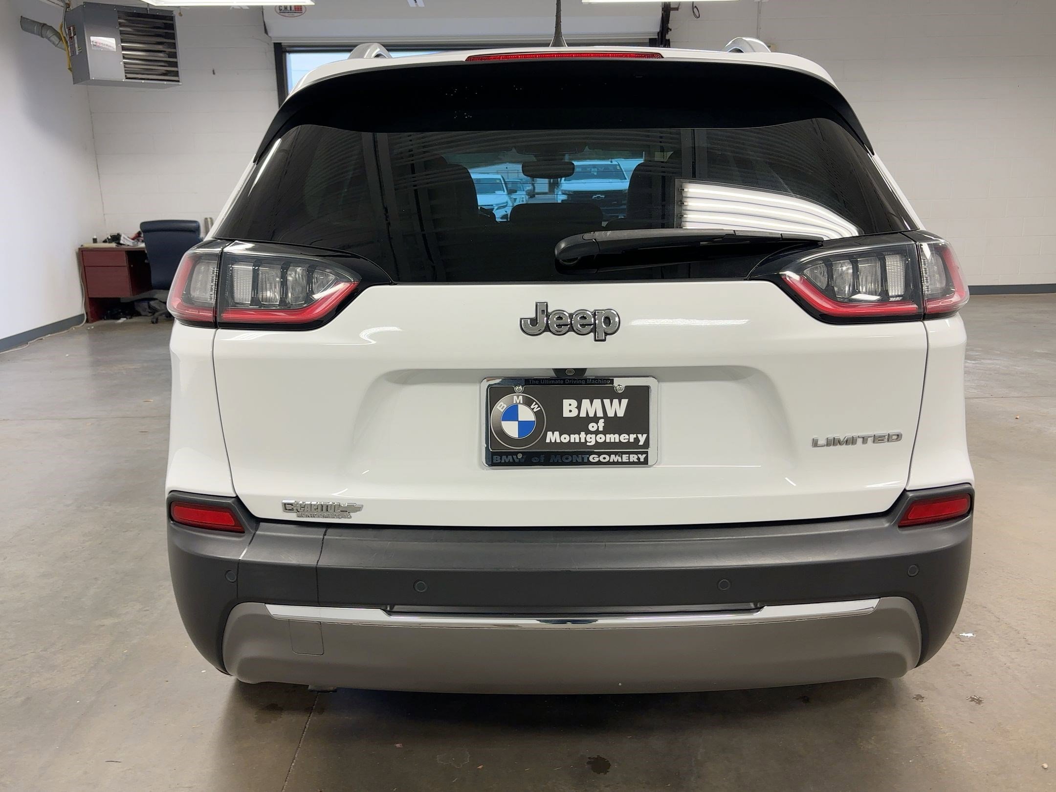 Used 2019 Jeep Cherokee Limited image 9