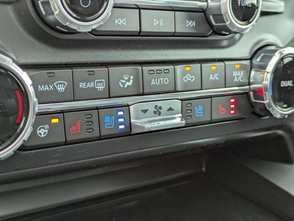 New 2026 Ford F250 Lariat w/ Black Appearance Package AWD/4WD image 23