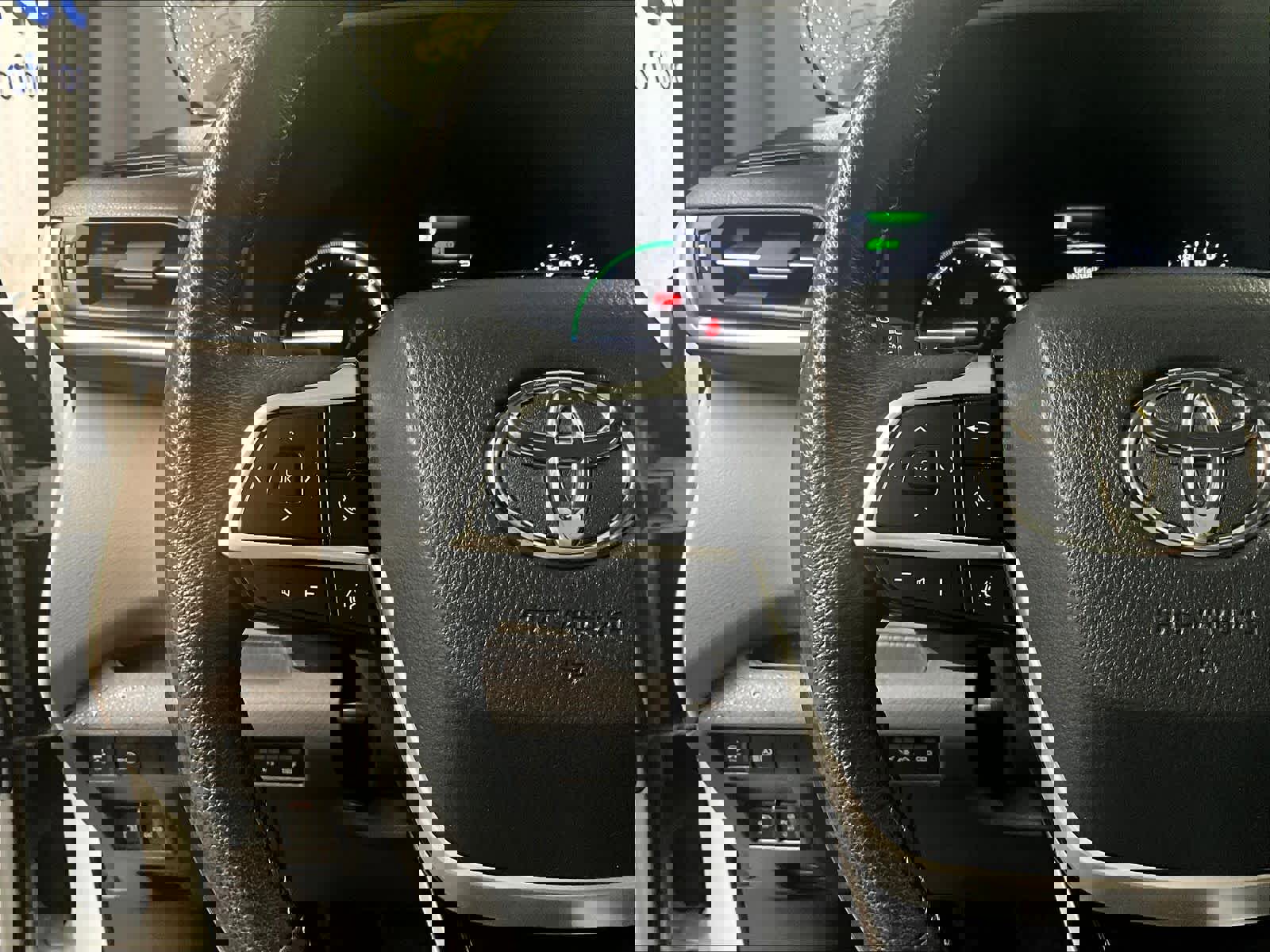 Certified 2024 Toyota Sienna XLE image 24