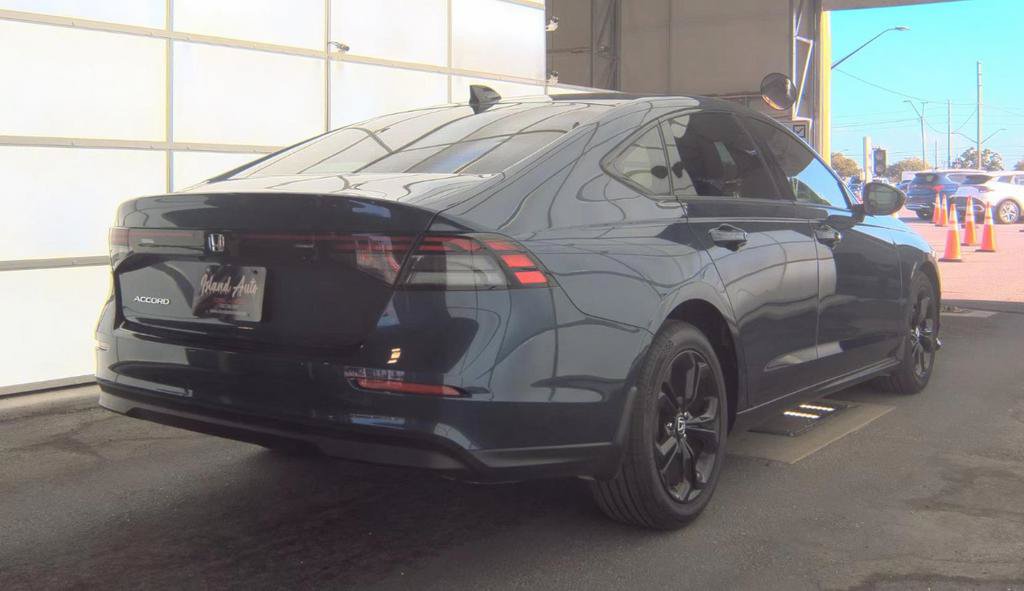Used 2025 Honda Accord SE image 5