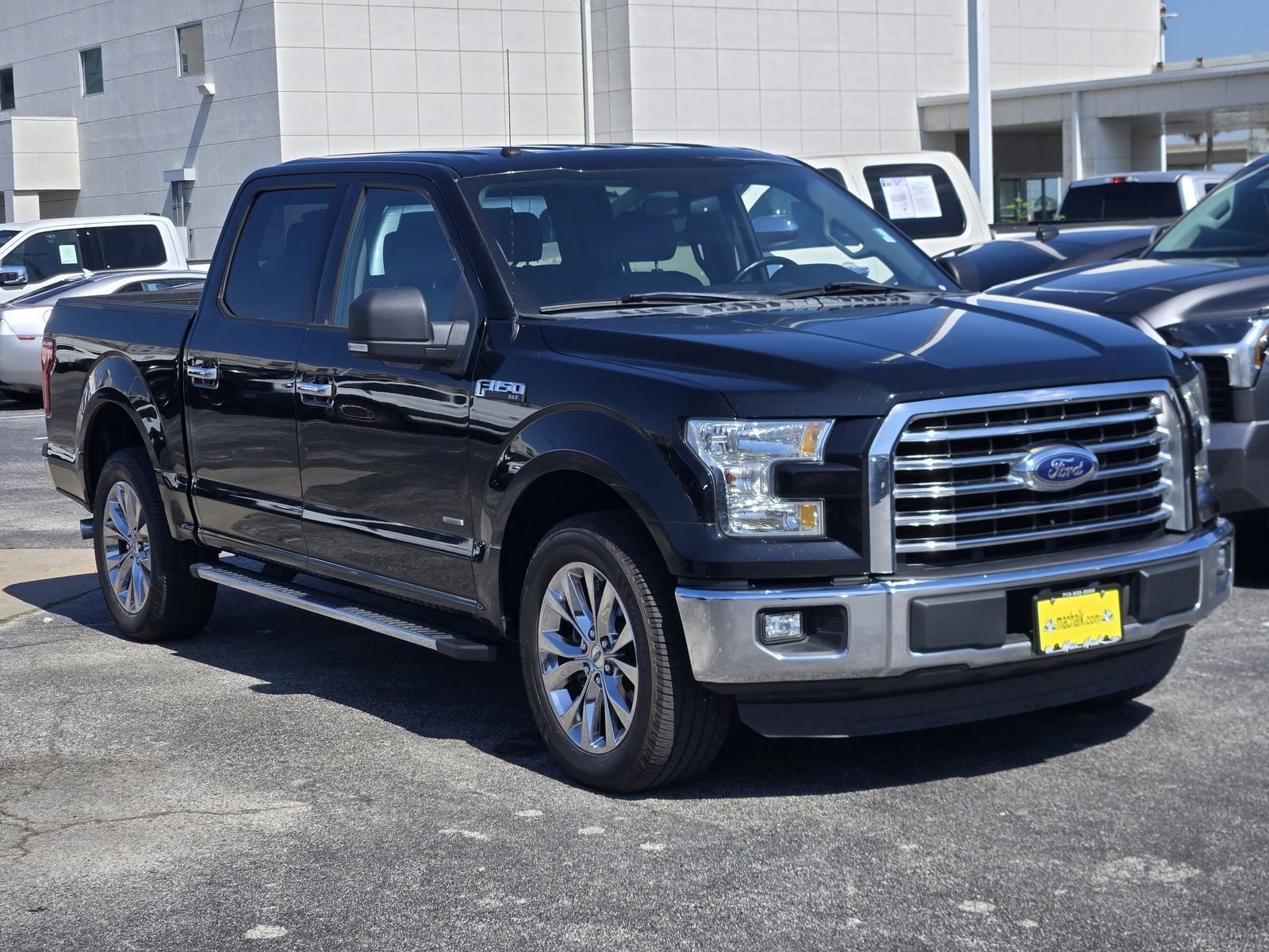 Used 2016 Ford F150 XLT w/ Equipment Group 302A Luxury RWD image 3