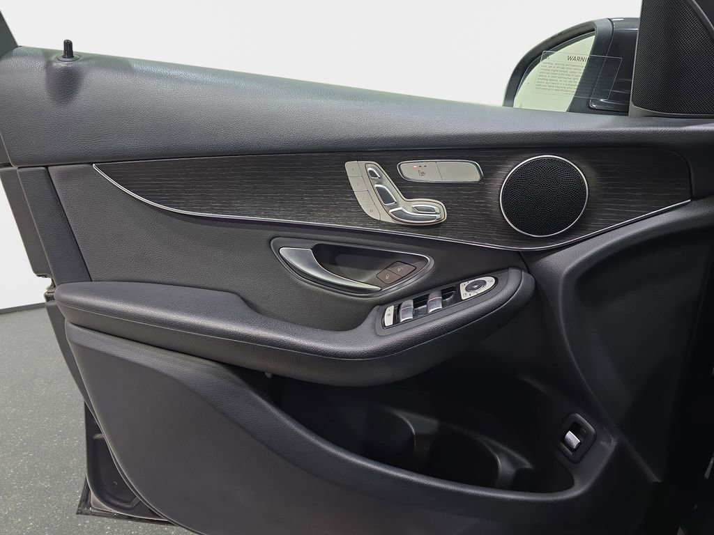 Used 2021 Mercedes-Benz GLC 300 GLC 300 image 30