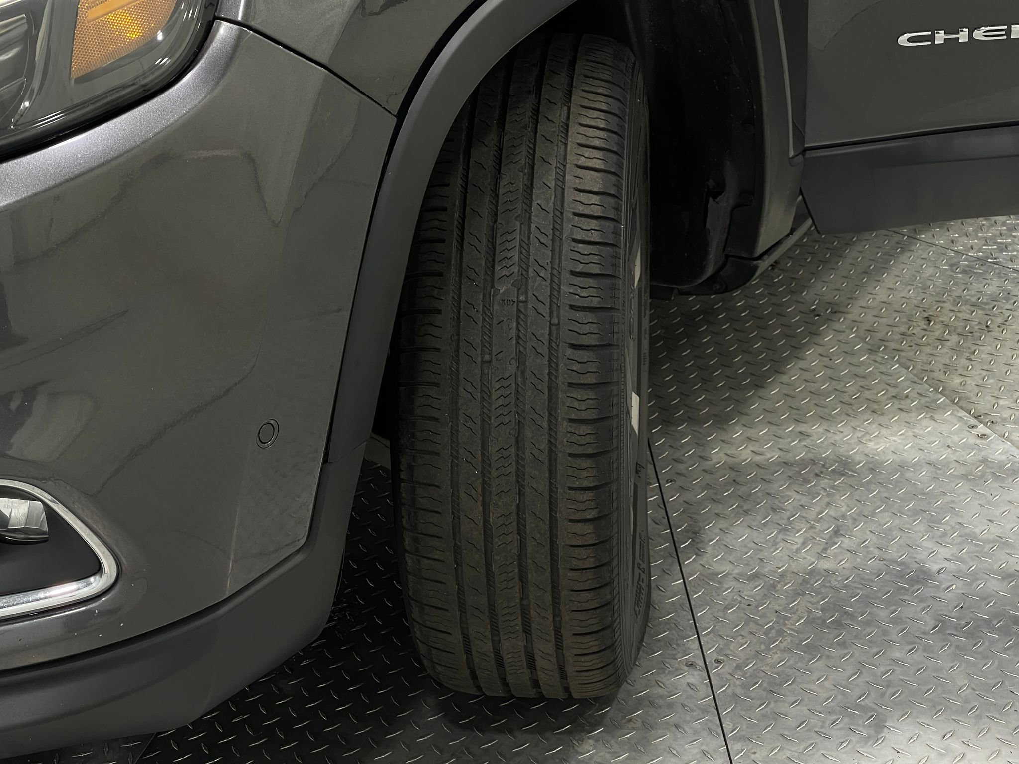 Used 2021 Jeep Cherokee Limited image 36