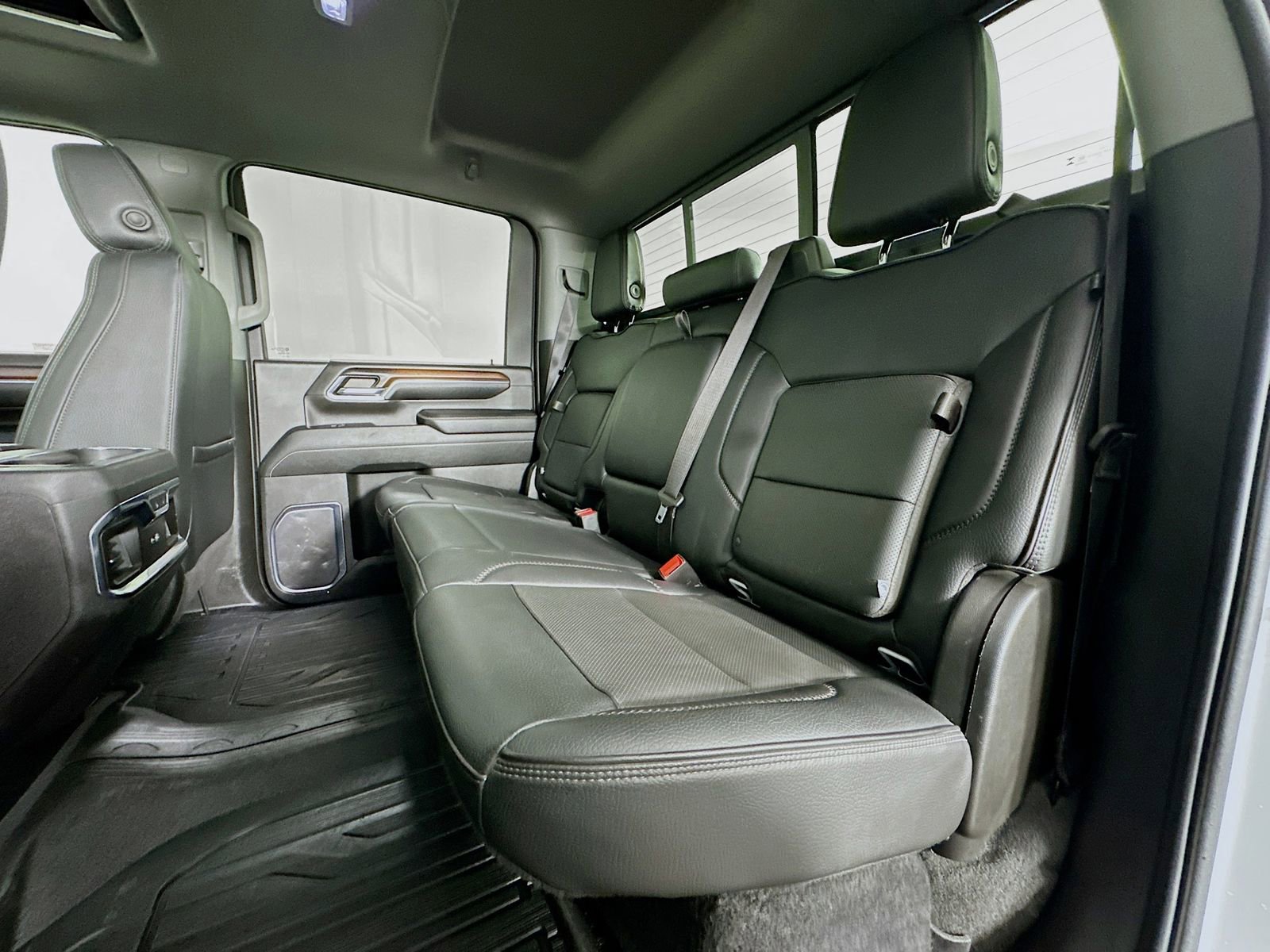 Used 2024 GMC Sierra 3500 Denali image 27