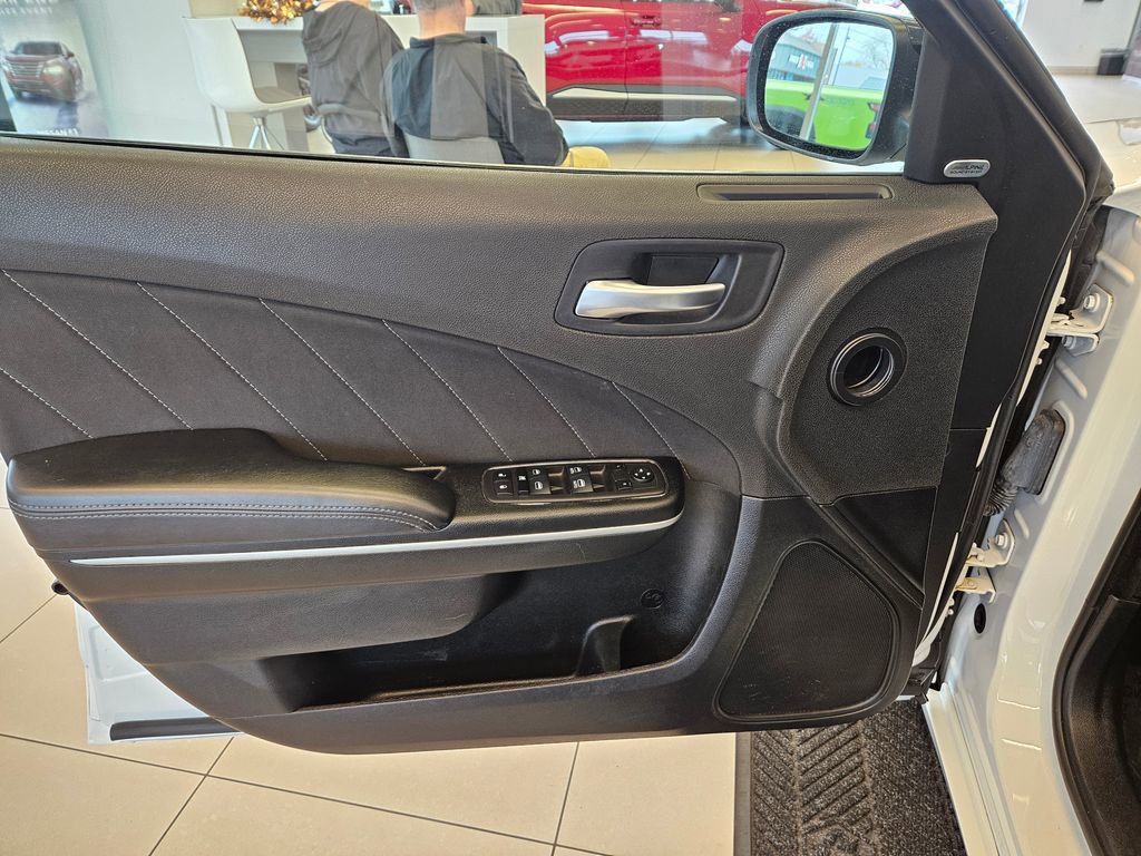 Used 2023 Dodge Charger SXT image 13