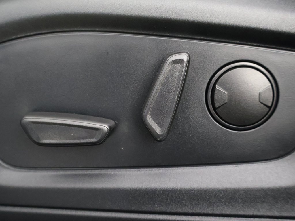 Used 2022 Ford Explorer XLT image 26