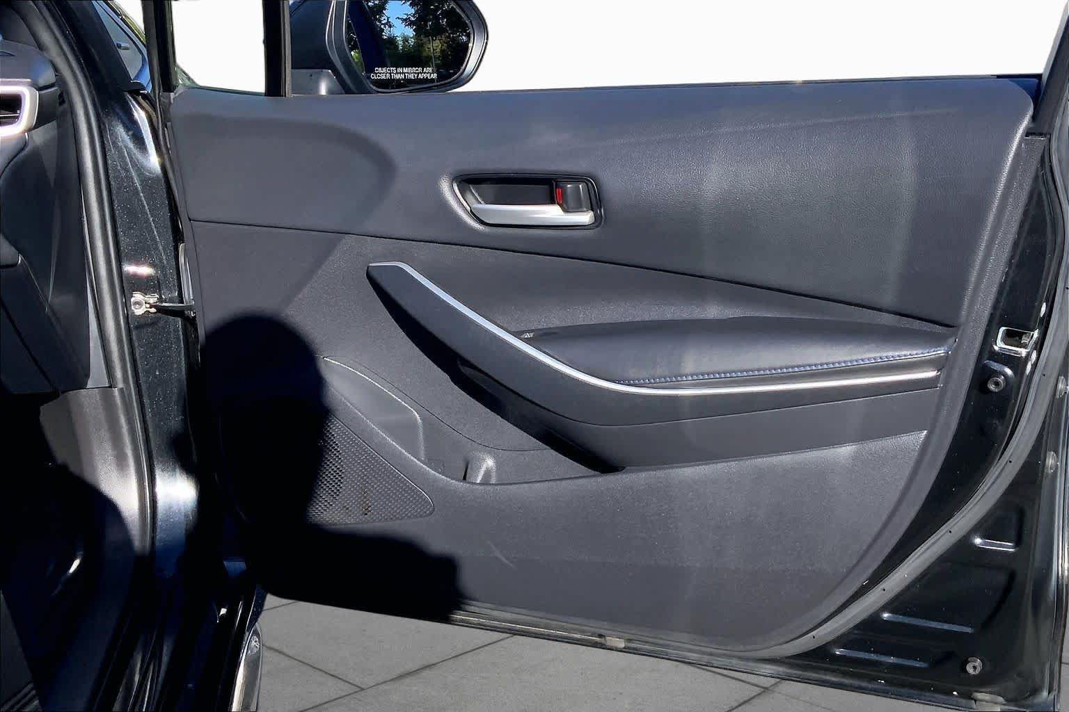 Used 2022 Toyota Corolla SE w/ Carpet Mat Package (TMS) FWD image 23