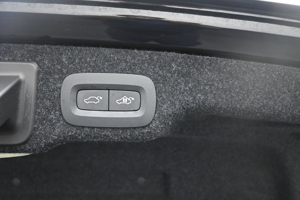 Used 2017 Volvo S90 T6 Inscription w/ Vision Package AWD/4WD image 25