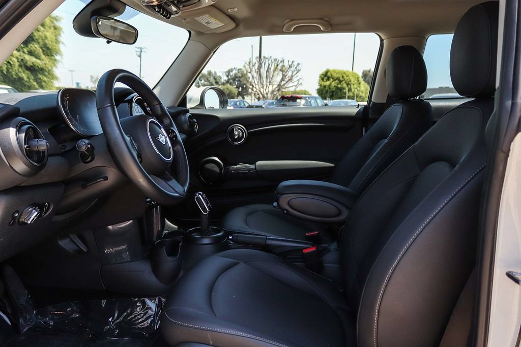 Used 2024 MINI Cooper 2-Door Hardtop FWD image 21