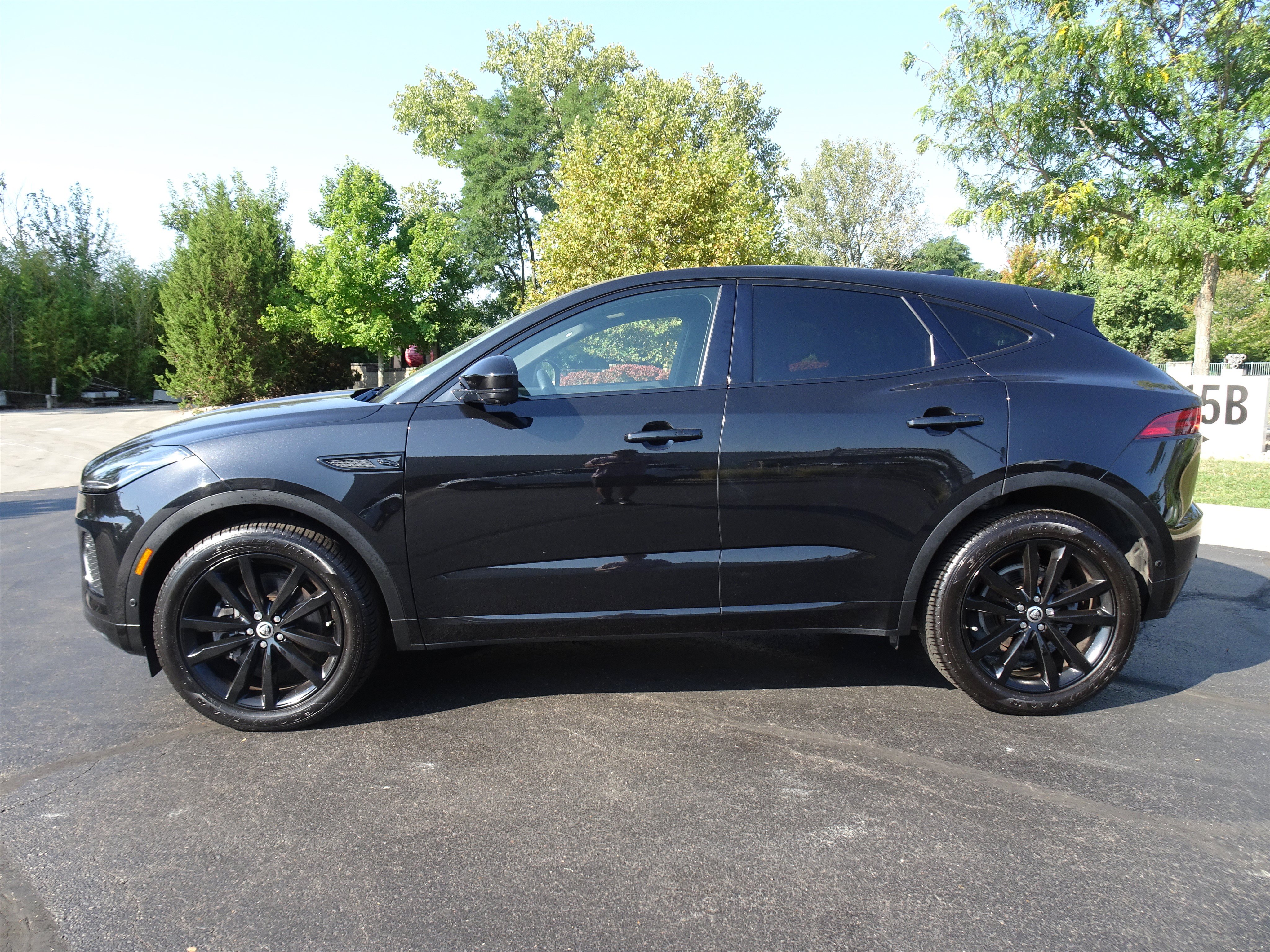 Certified 2024 Jaguar E-PACE R-Dynamic SE AWD/4WD image 5
