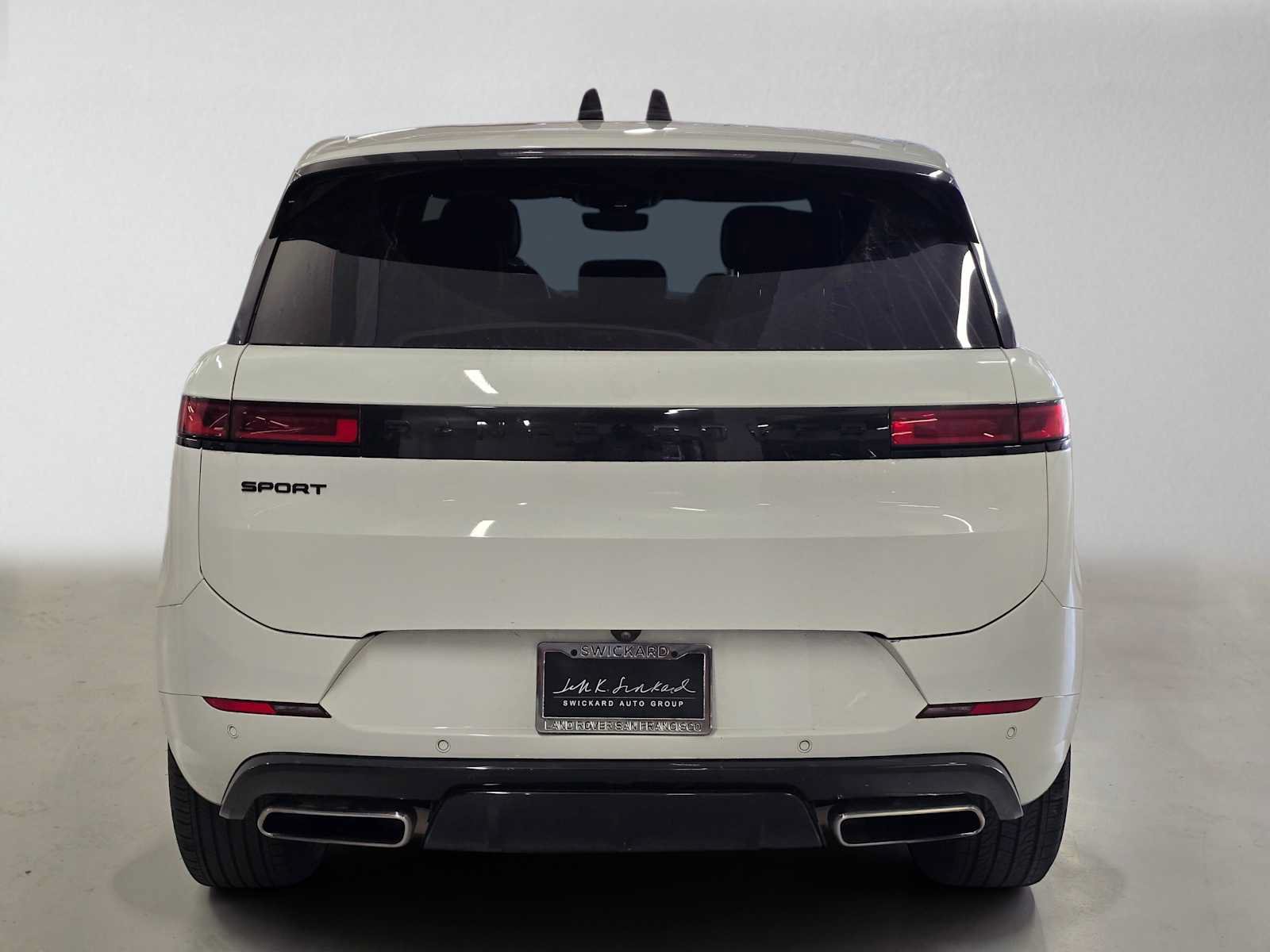 Used 2024 Land Rover Range Rover Sport Dynamic SE AWD/4WD image 4