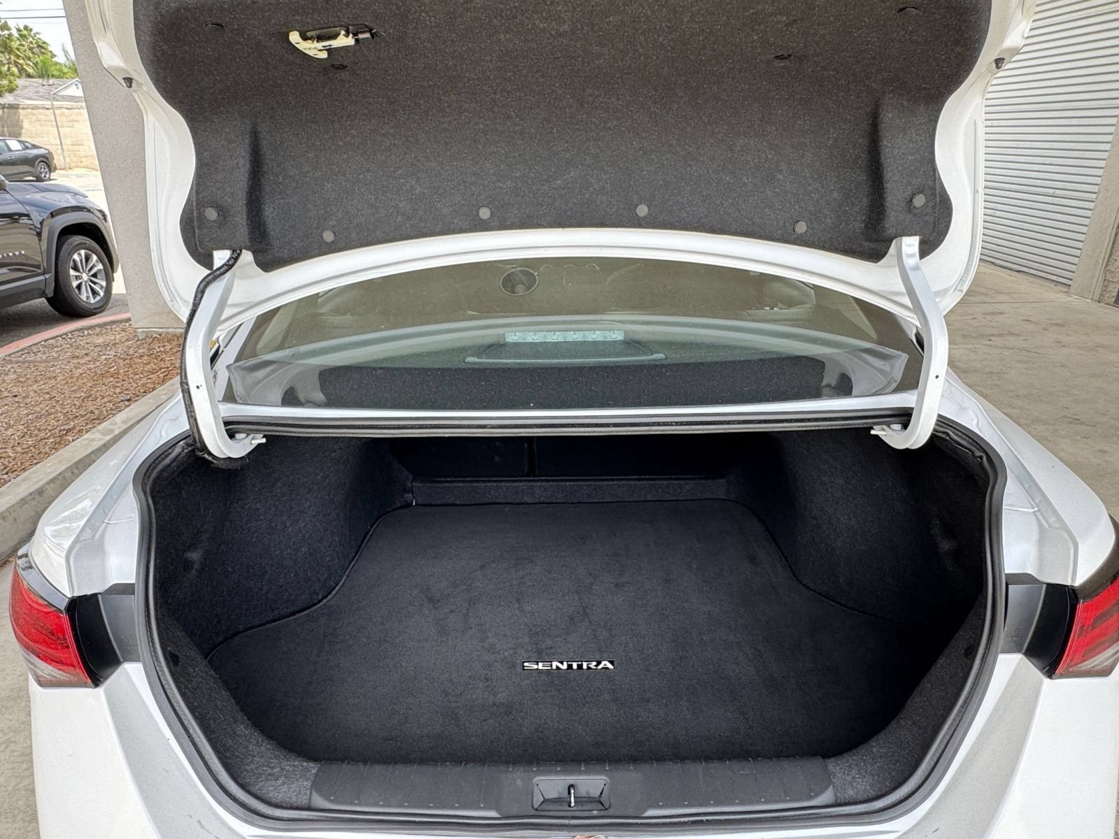 Used 2025 Nissan Sentra SV FWD image 25