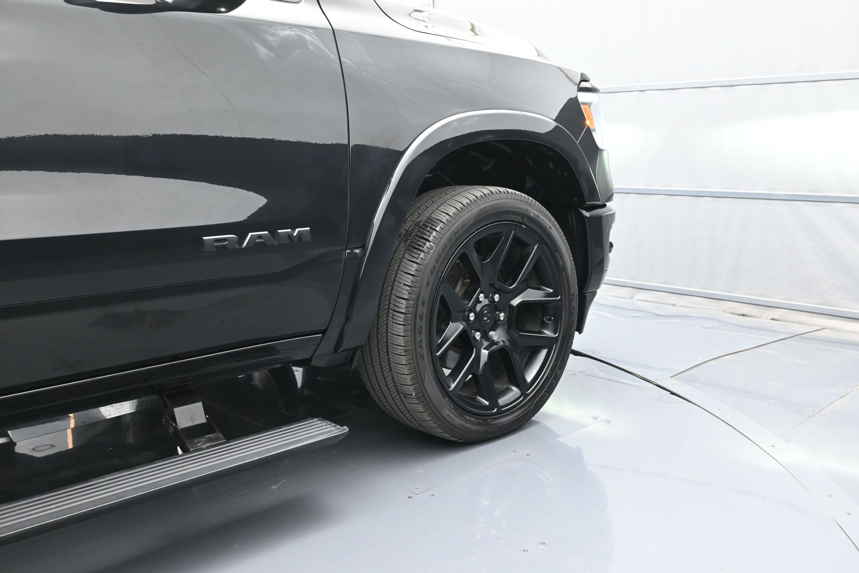 Used 2022 RAM 1500 Laramie AWD/4WD image 46