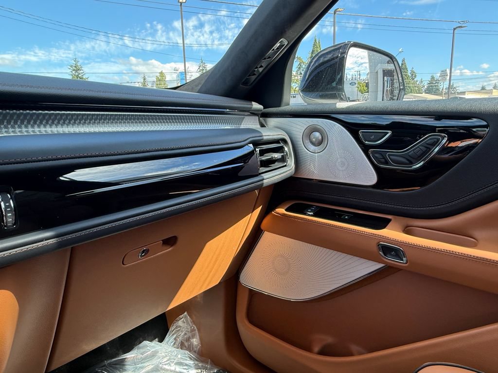 New 2026 Lincoln Aviator Black Label w/ Dynamic Handling Package AWD/4WD image 23