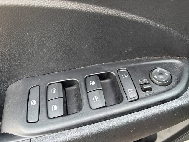 Used 2024 Hyundai Venue SEL FWD image 13