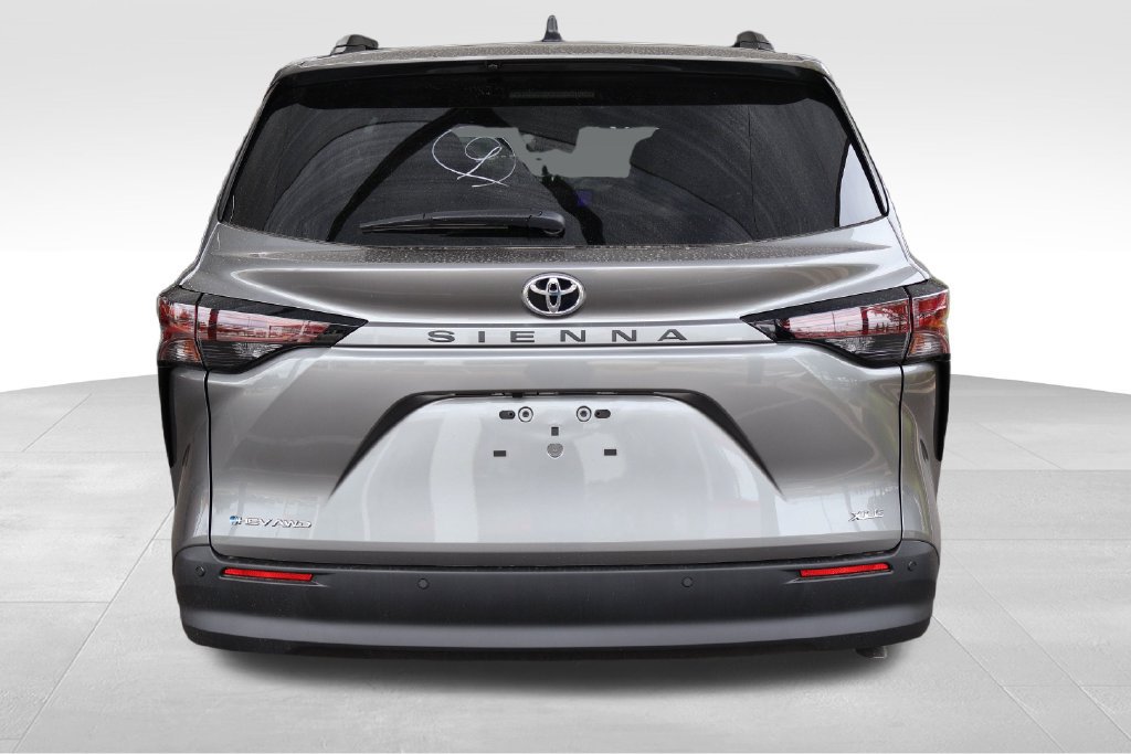 New 2026 Toyota Sienna XLE AWD/4WD image 15