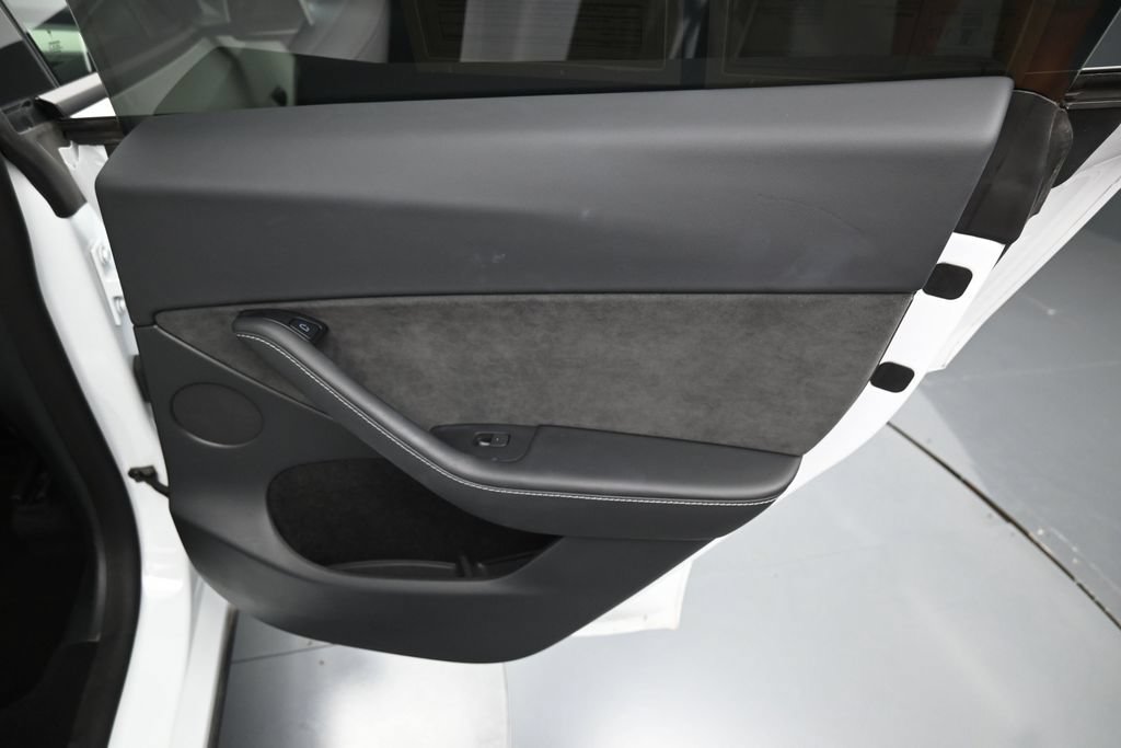 Used 2023 Tesla Model Y Long Range AWD/4WD image 30