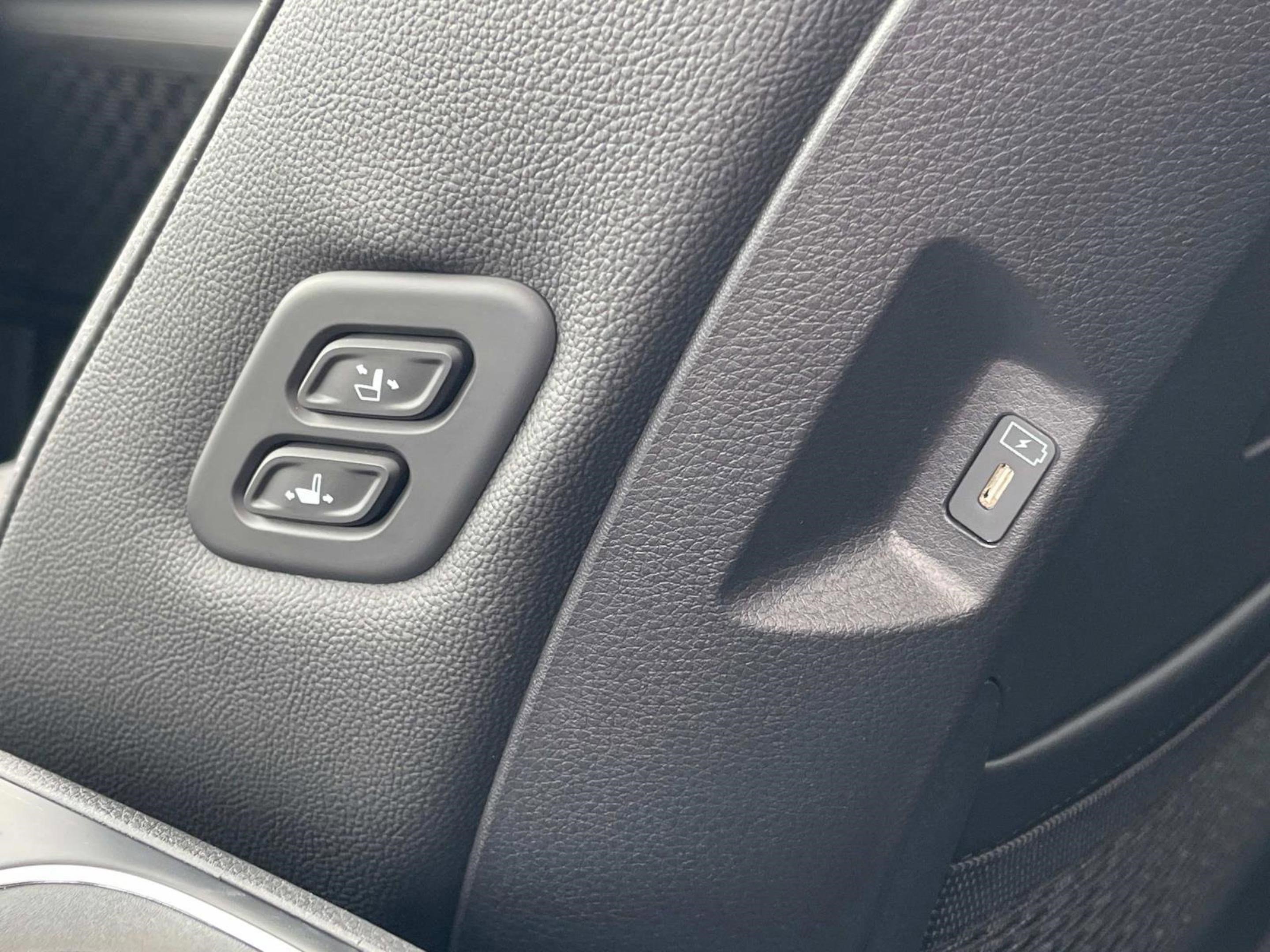 New 2025 Kia Carnival SX Prestige image 19