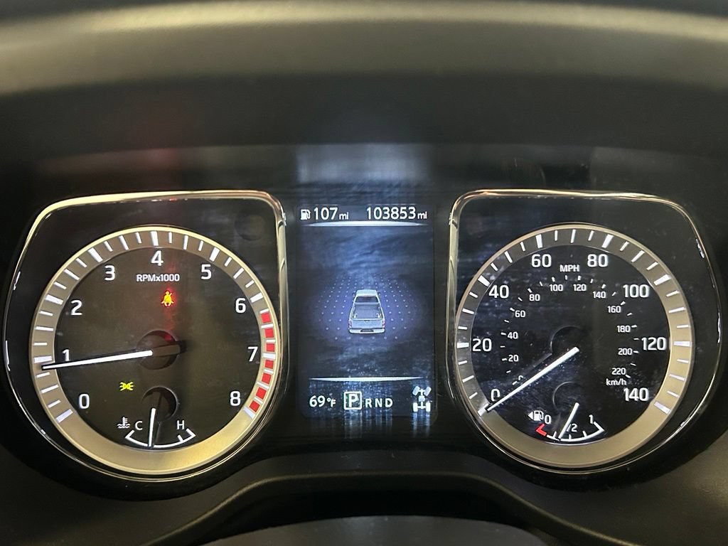 Used 2018 Nissan Titan SV AWD/4WD image 12