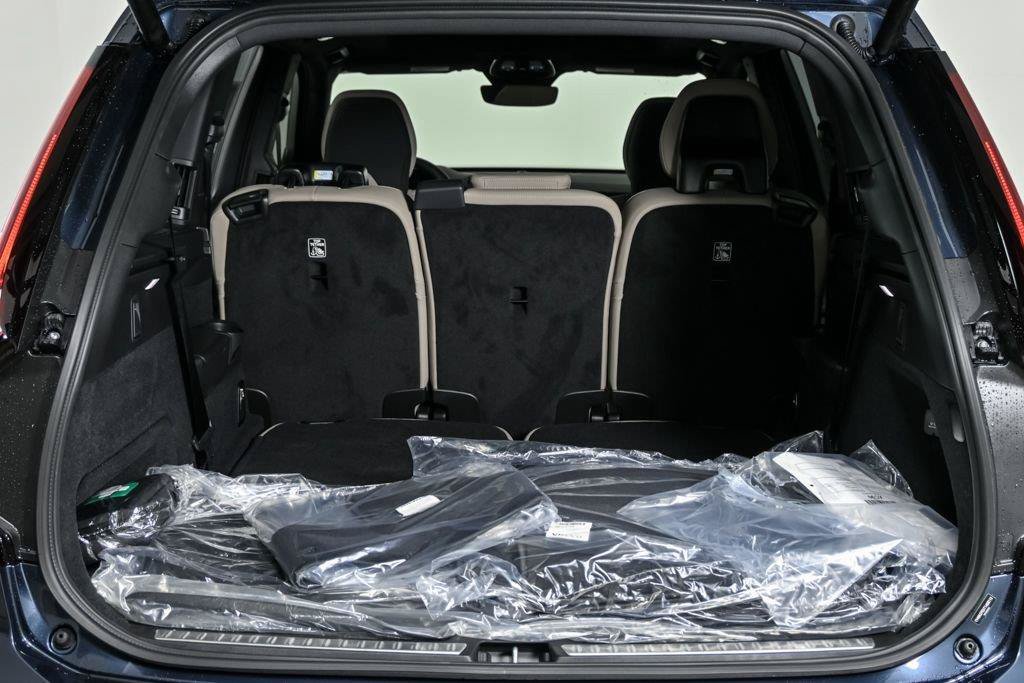 Used 2026 Volvo XC90 B6 Plus w/ Protection Package Premier AWD/4WD image 33