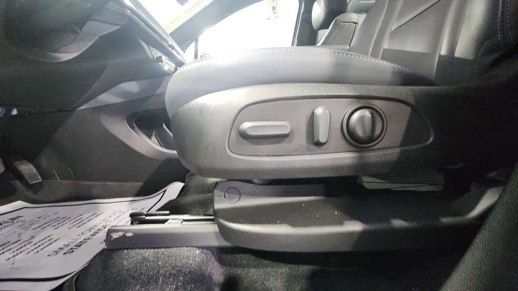 Used 2024 Buick Enclave Essence w/ Experience Buick Package image 16