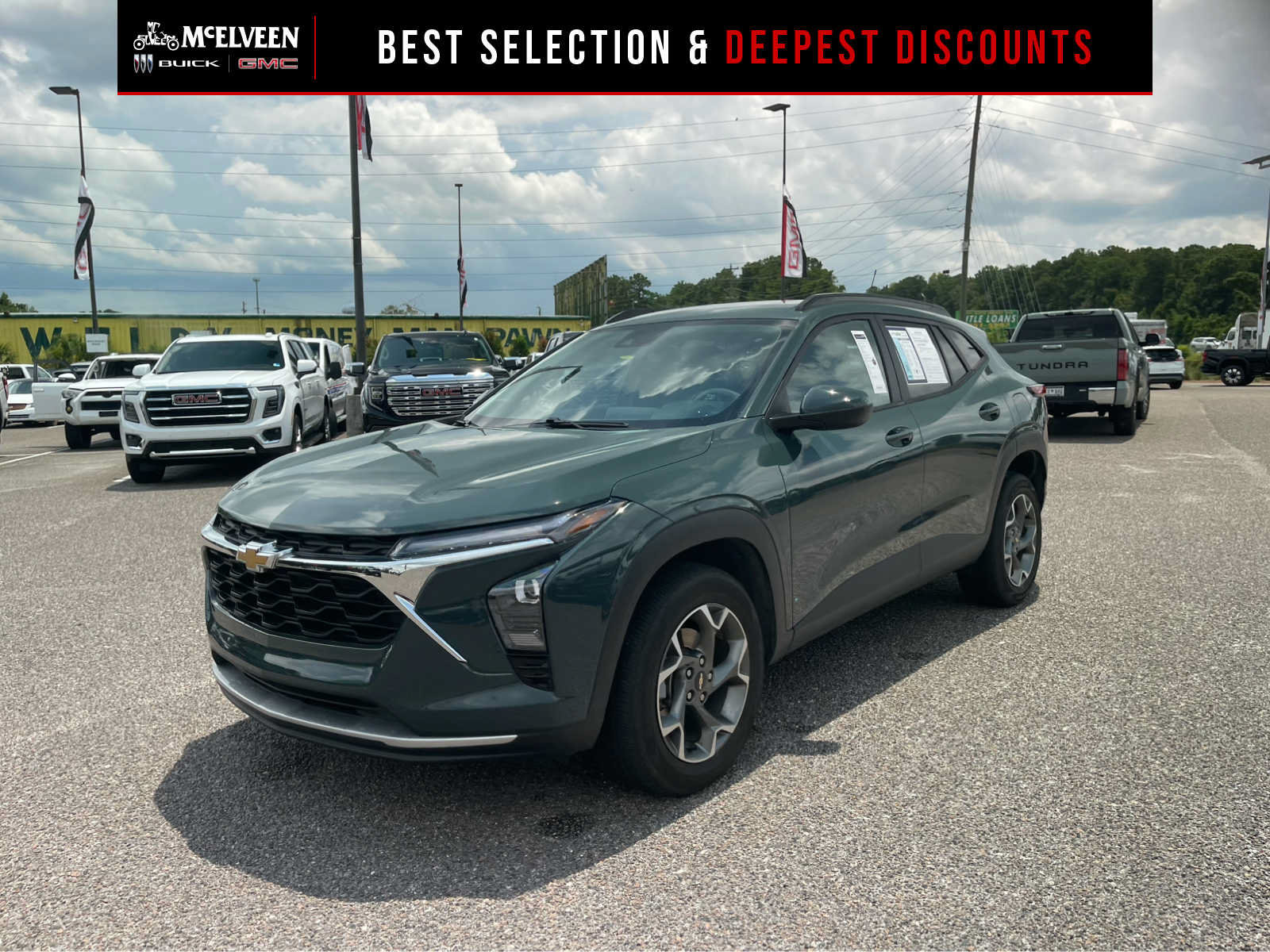 Used 2025 Chevrolet Trax LT FWD image 1