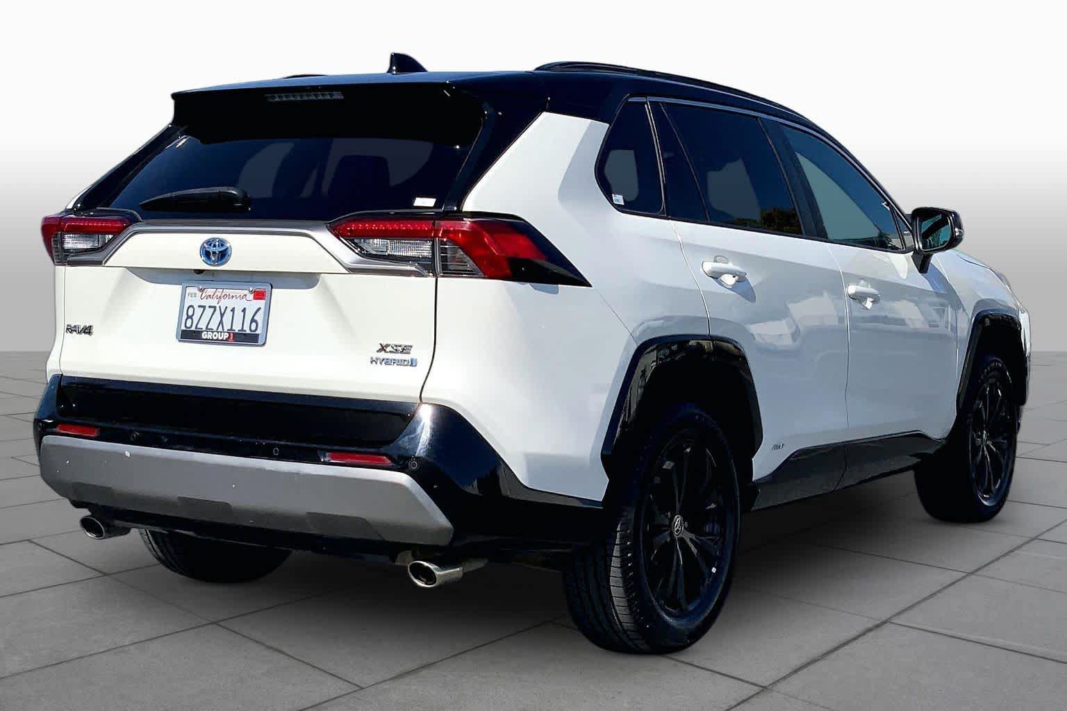 Used 2022 Toyota RAV4 XSE AWD/4WD image 12