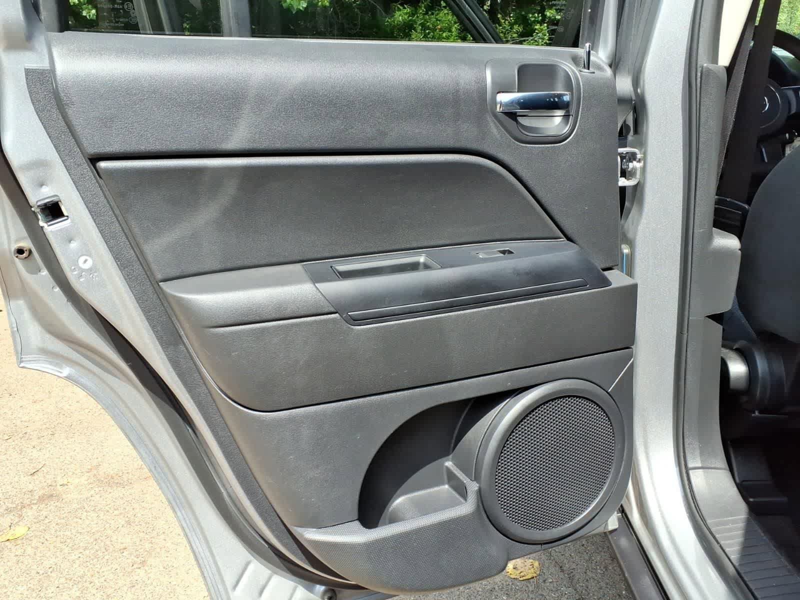 Used 2016 Jeep Patriot Sport w/ Power Value Group FWD image 9