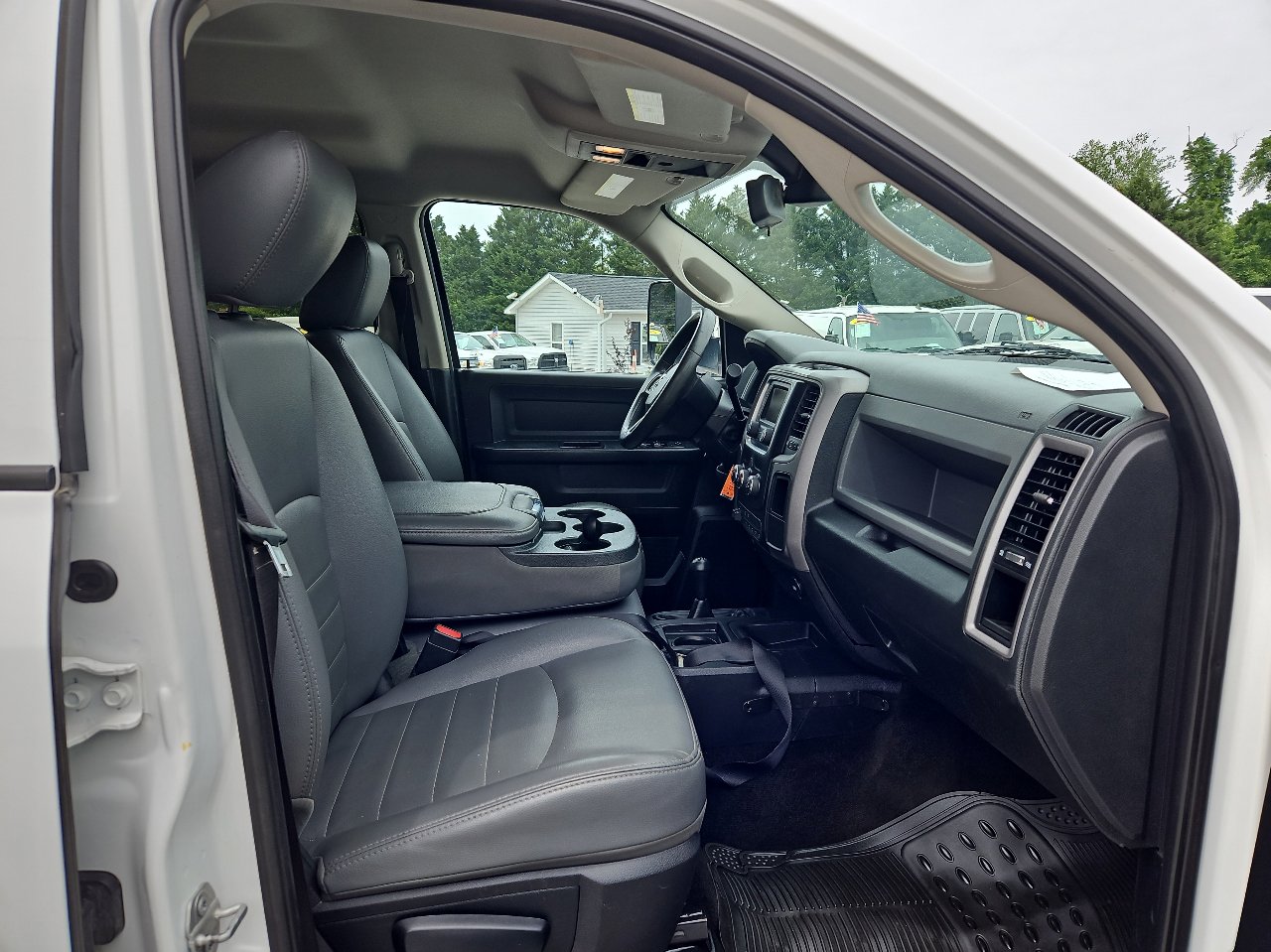 Used 2016 RAM 3500 Tradesman image 25